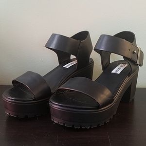 Steve Madden Gizi Platform Sandal Black 6m